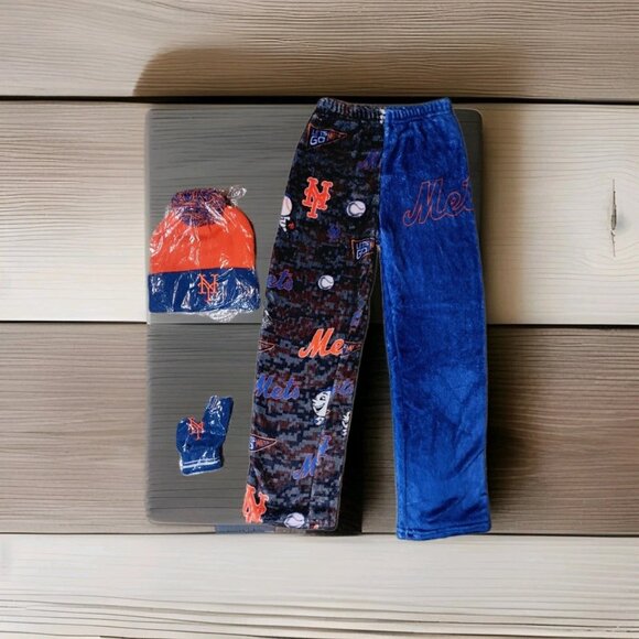 Boys Mets winter hat, stretch gloves and soft pajama pants - Picture 1 of 11